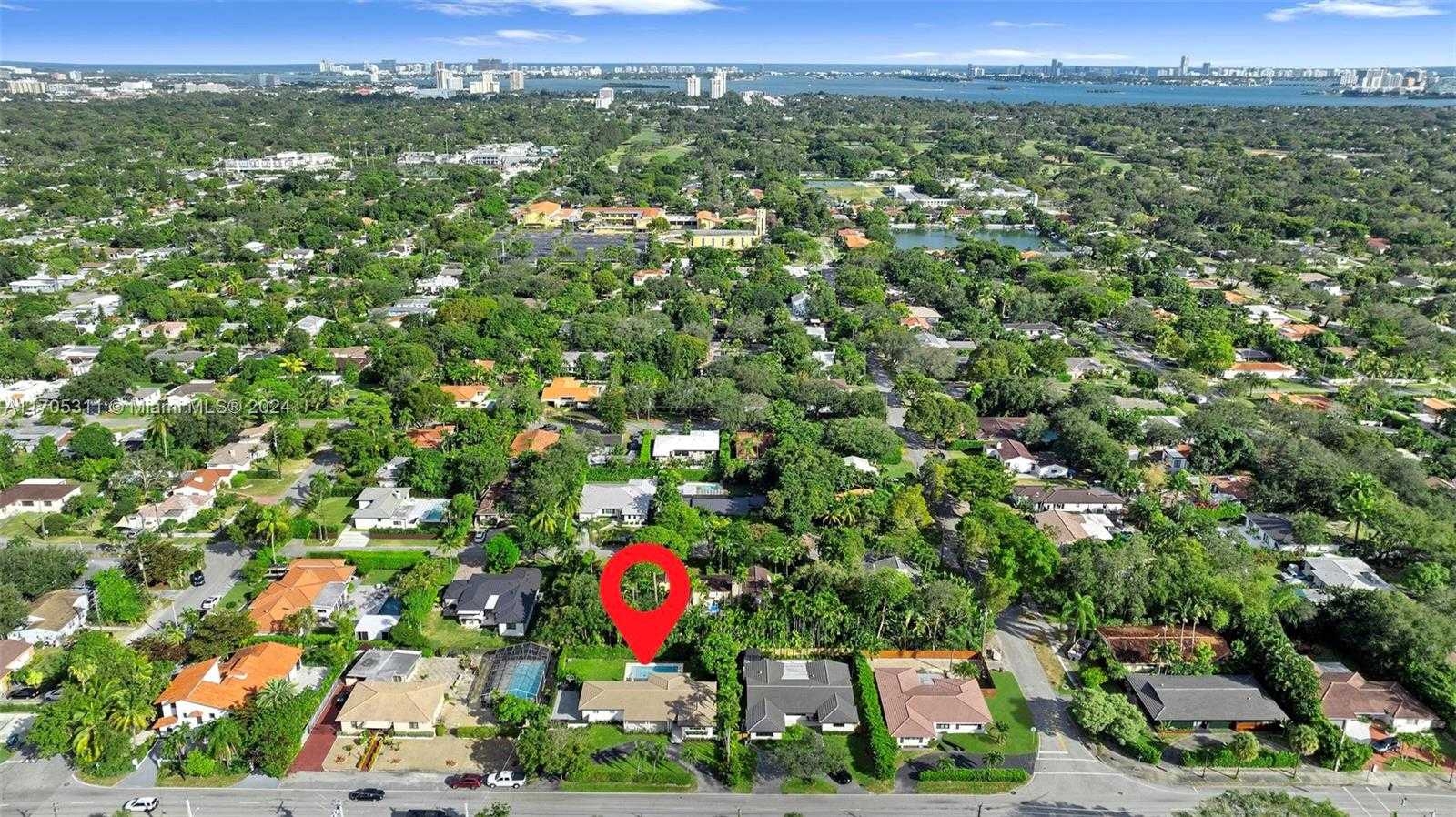 Small Image of 10601 NORTH EAST 2ND AVE, Miami Shores Number 35