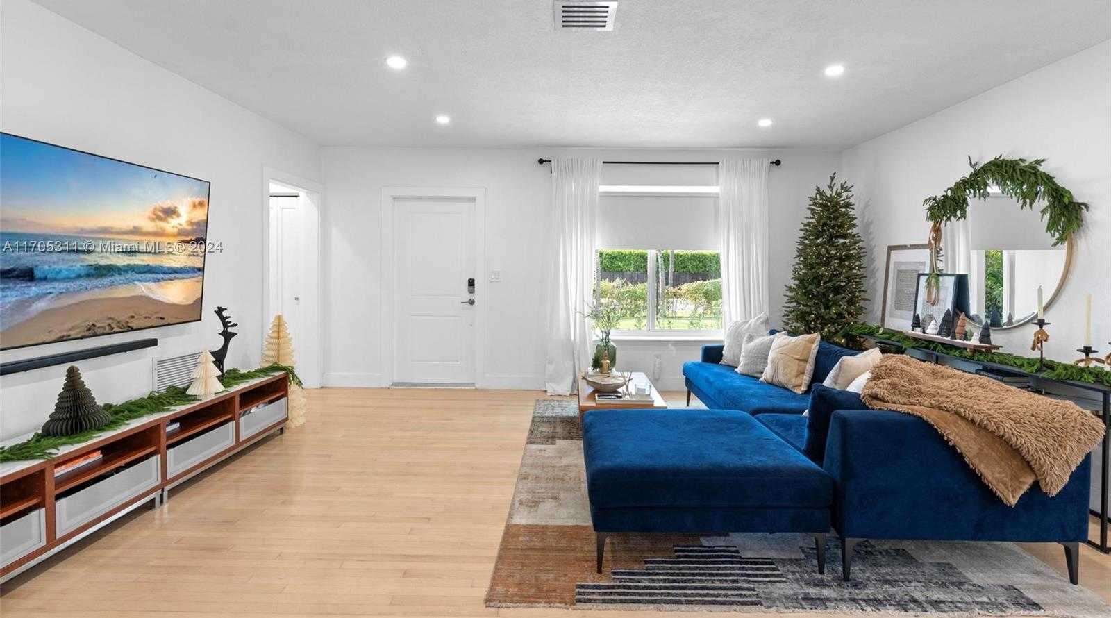 Small Image of 10601 NORTH EAST 2ND AVE, Miami Shores Number 8