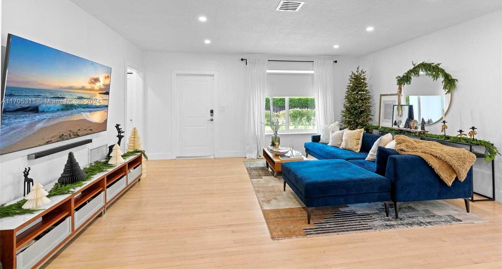 Small Image of 10601 NORTH EAST 2ND AVE, Miami Shores Number 9