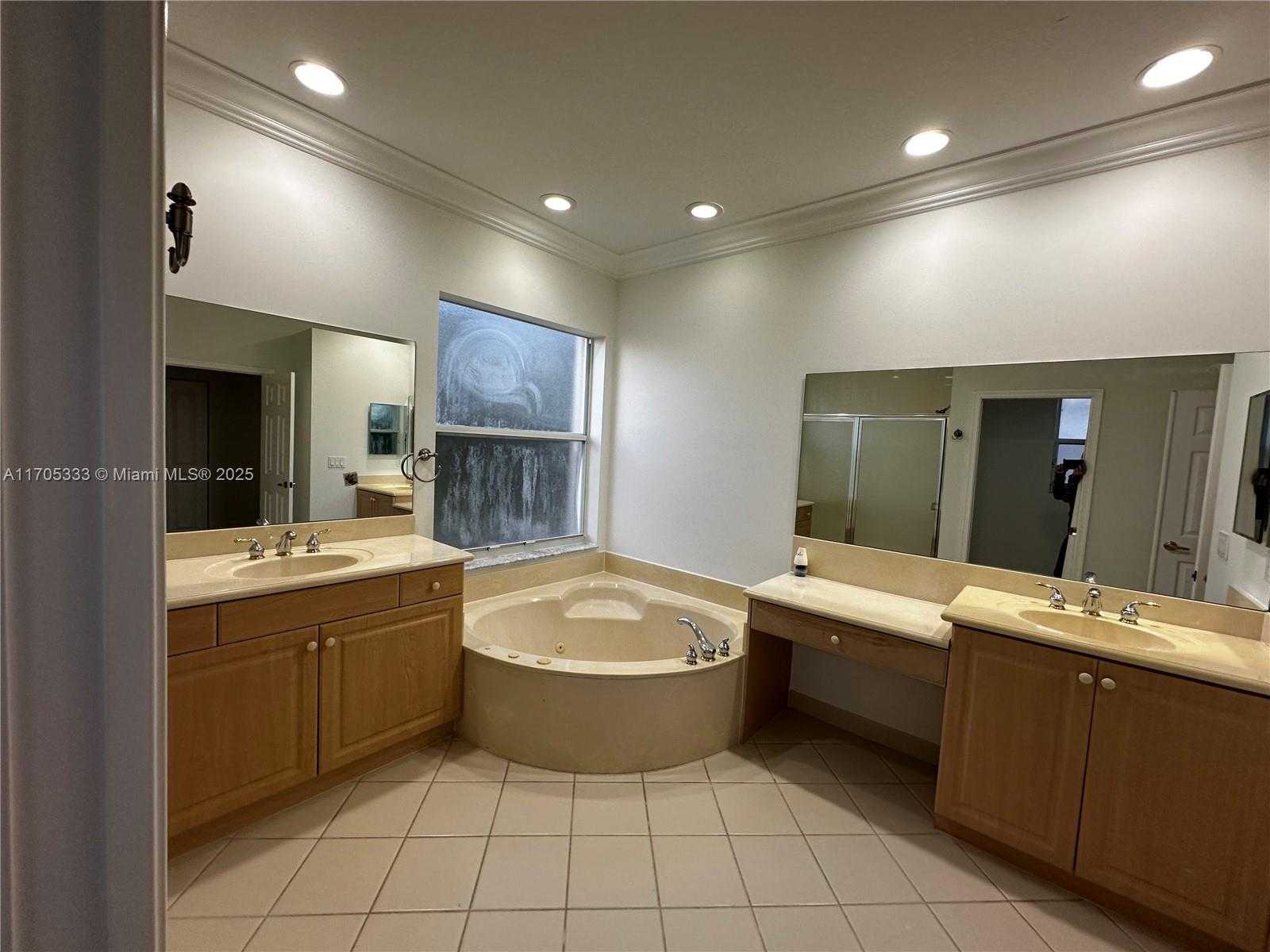 Small Image of 9741 ROCHE PL, Wellington Number 32