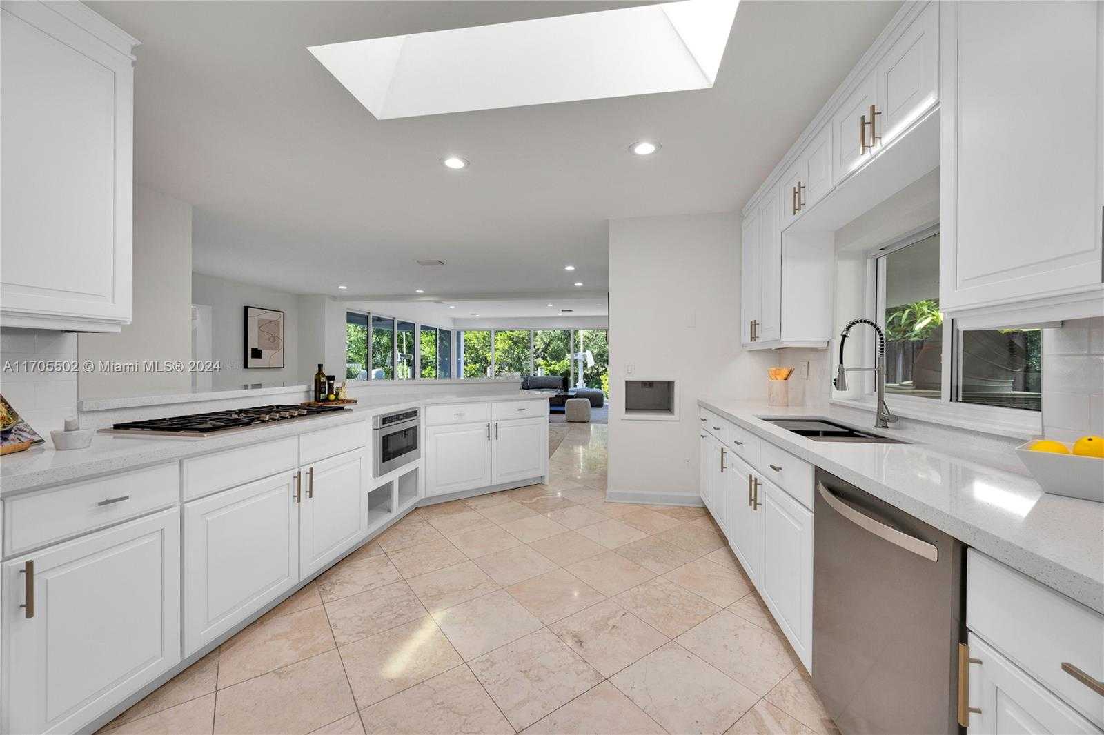 Small Image of 3566 ROCKERMAN RD, Miami Number 17