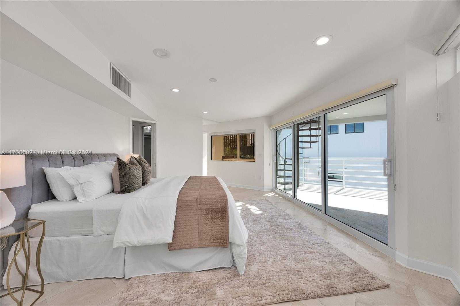 Small Image of 3566 ROCKERMAN RD, Miami Number 19