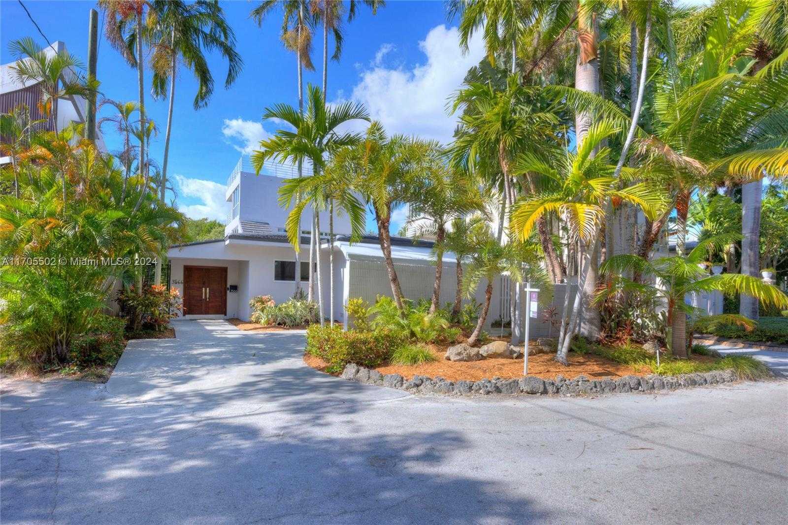 Small Image of 3566 ROCKERMAN RD, Miami Number 2