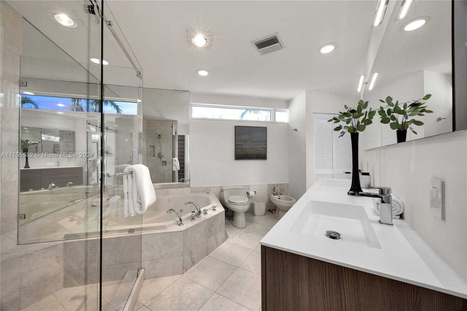 Small Image of 3566 ROCKERMAN RD, Miami Number 20