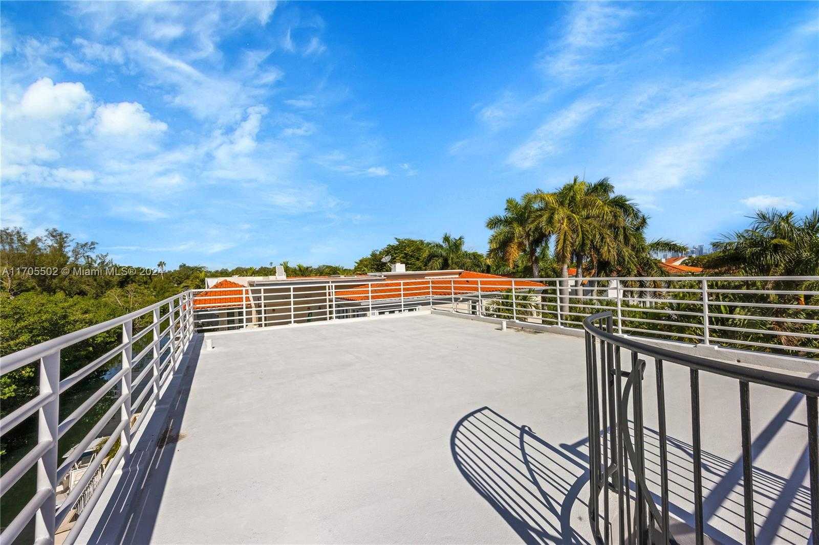 Small Image of 3566 ROCKERMAN RD, Miami Number 21