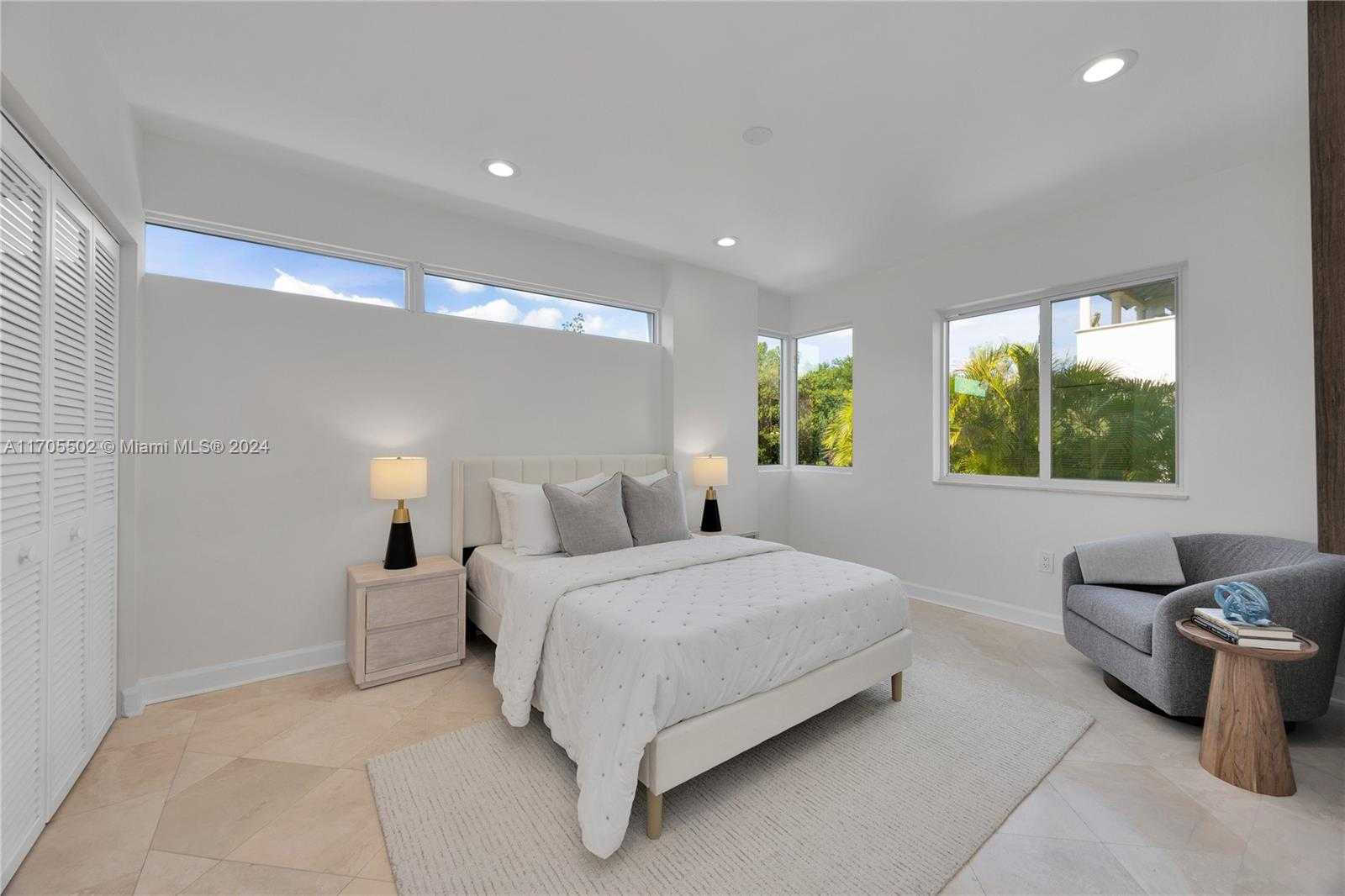 Small Image of 3566 ROCKERMAN RD, Miami Number 22