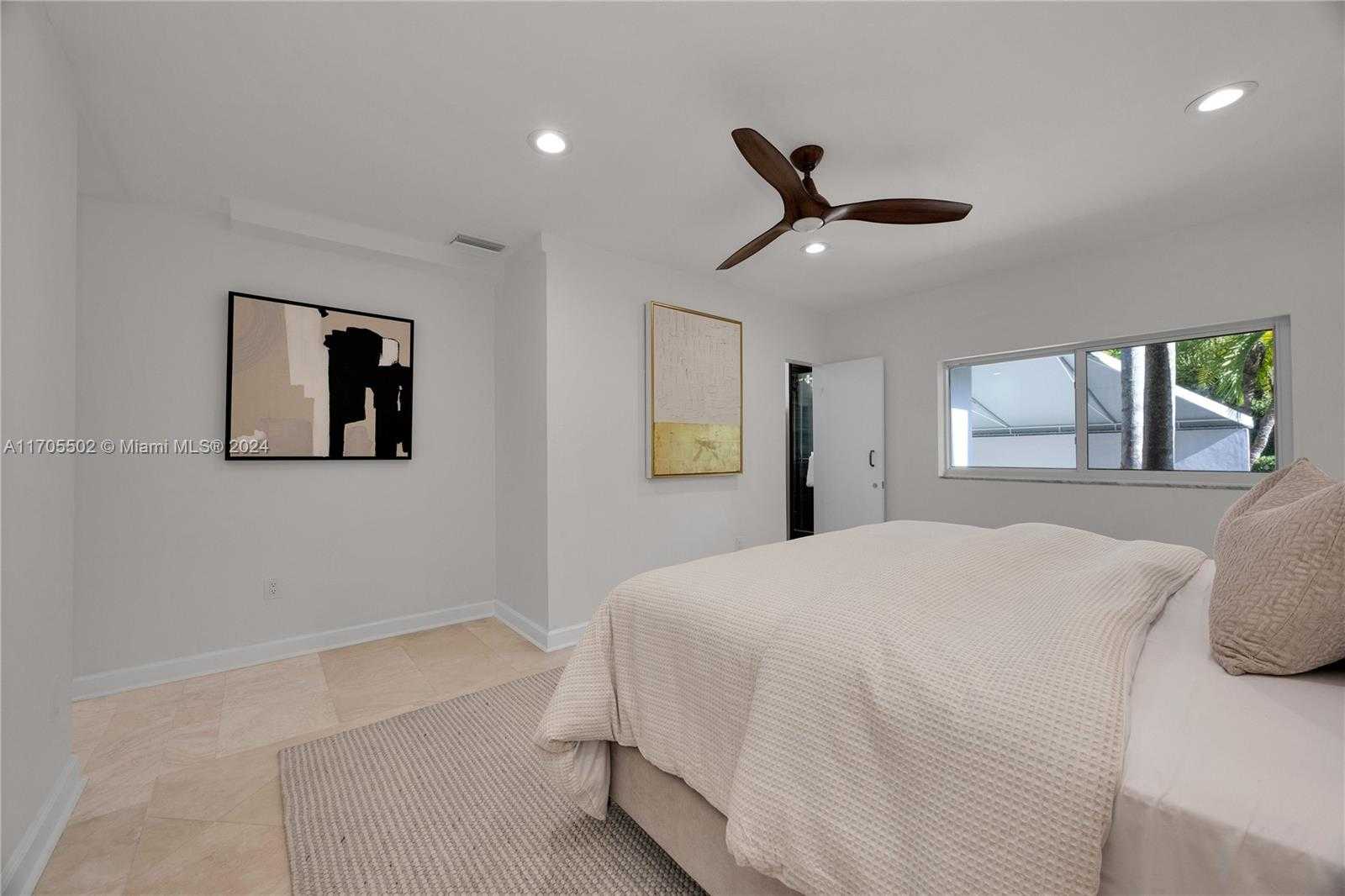 Small Image of 3566 ROCKERMAN RD, Miami Number 27