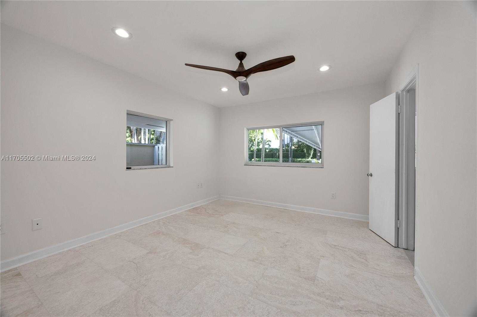 Small Image of 3566 ROCKERMAN RD, Miami Number 29