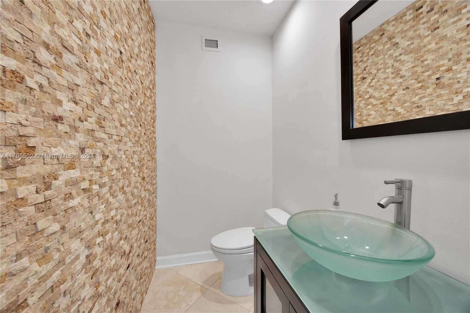 Small Image of 3566 ROCKERMAN RD, Miami Number 31