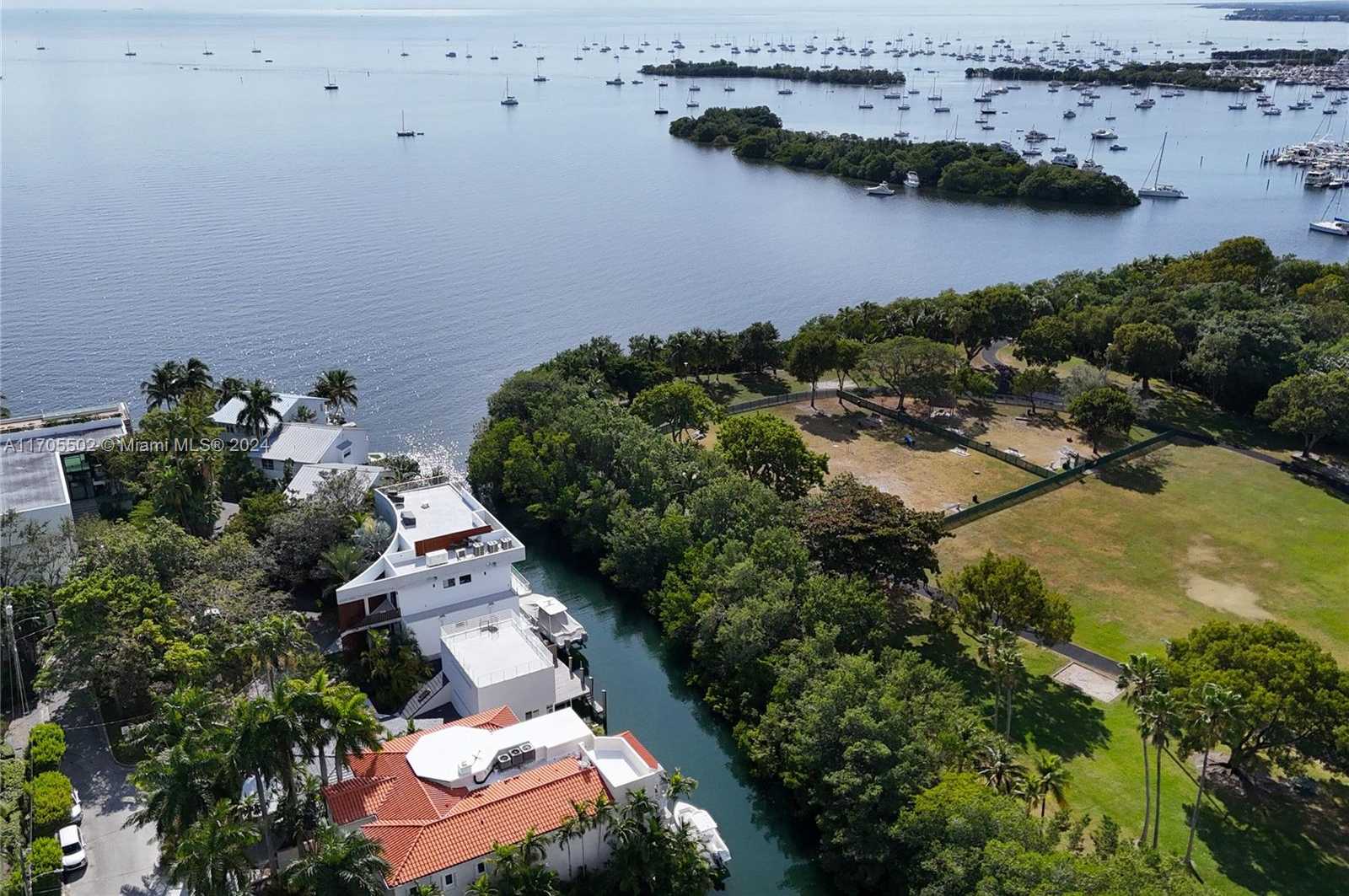 Small Image of 3566 ROCKERMAN RD, Miami Number 39