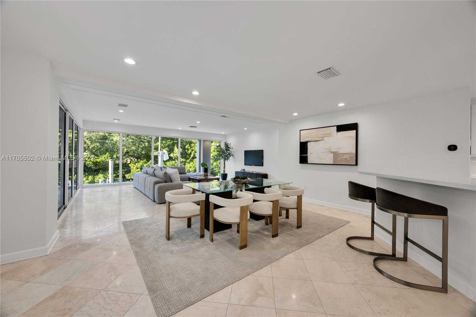 Small Image of 3566 ROCKERMAN RD, Miami Number 9