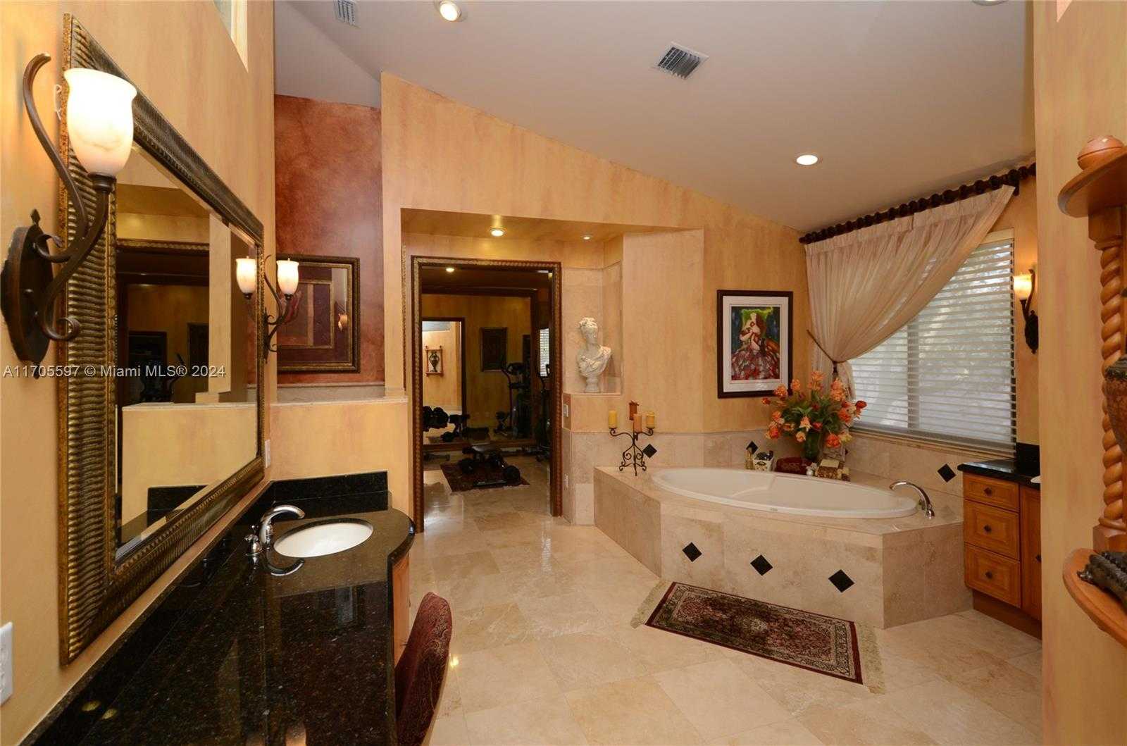 Small Image of 12040 NORTH EAGLE TRACE BLVD N, Coral Springs Number 25