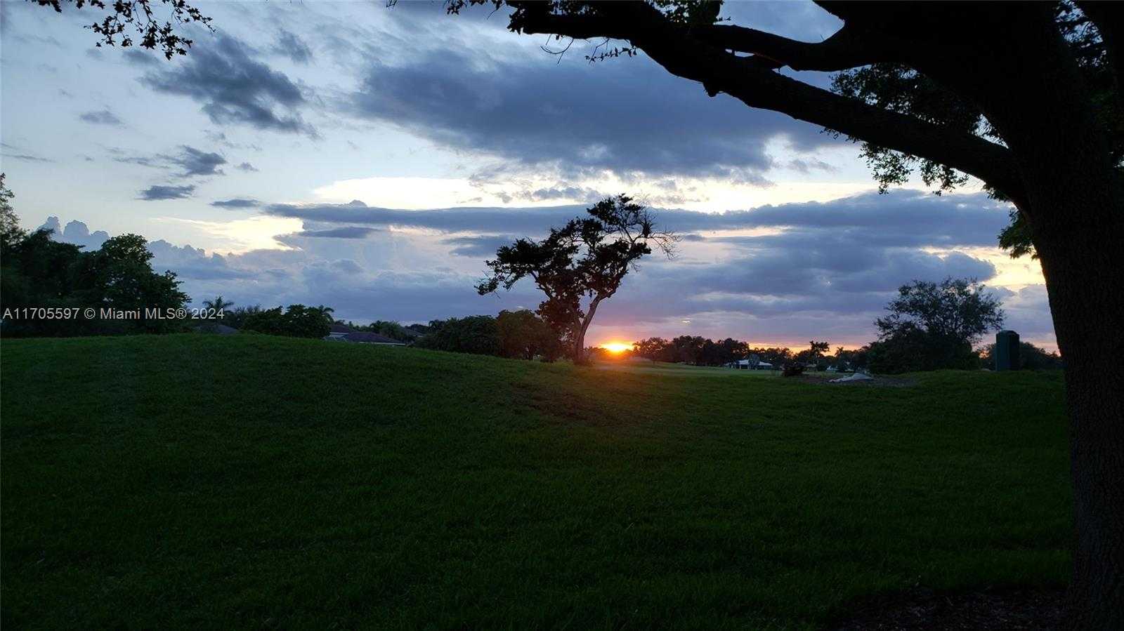 Small Image of 12040 NORTH EAGLE TRACE BLVD N, Coral Springs Number 63