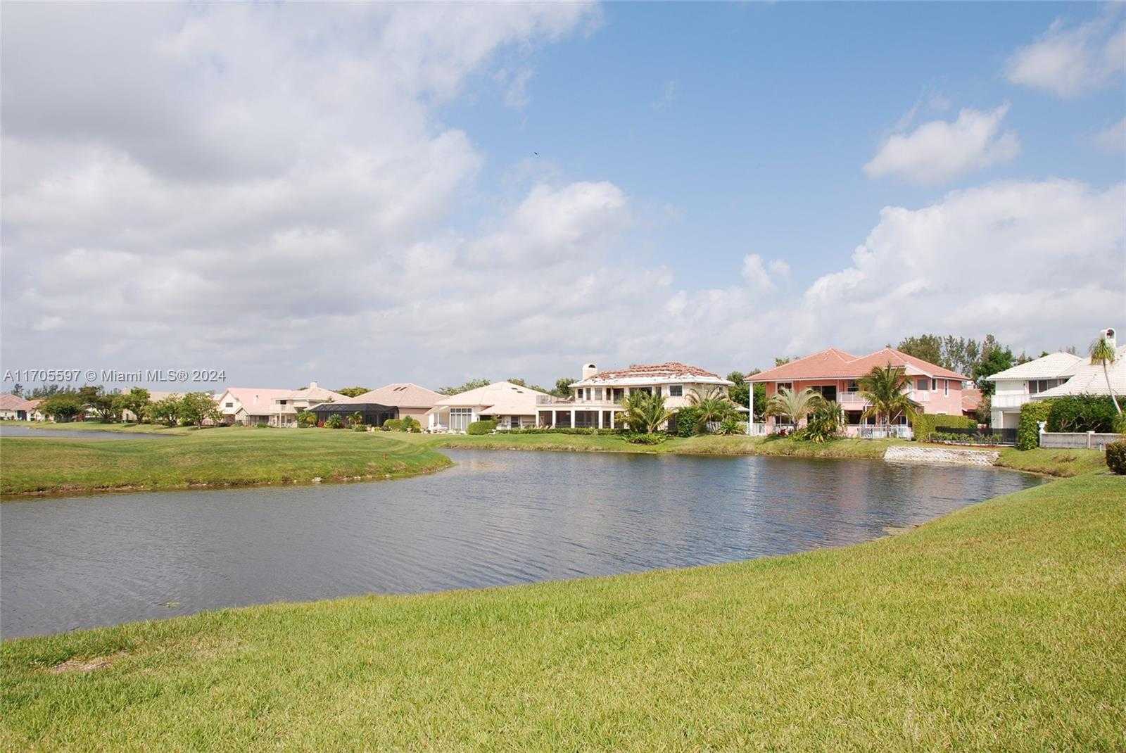 Small Image of 12040 NORTH EAGLE TRACE BLVD N, Coral Springs Number 69