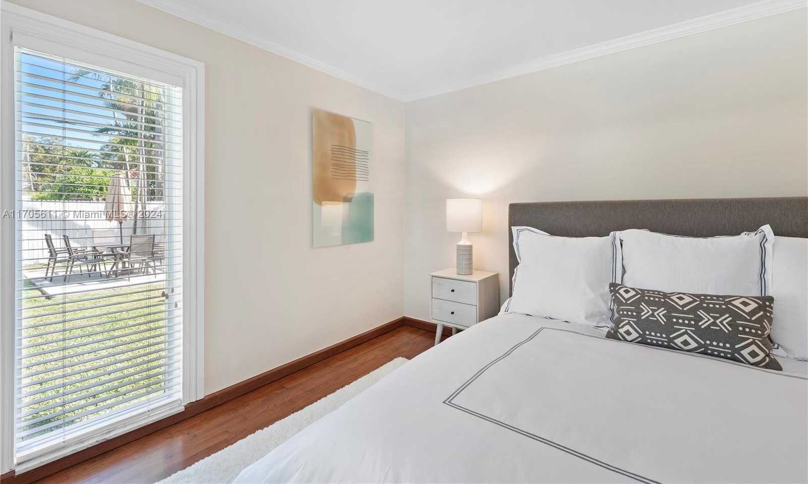 Small Image of 5371 NORTH BAY RD, Miami Beach Number 11