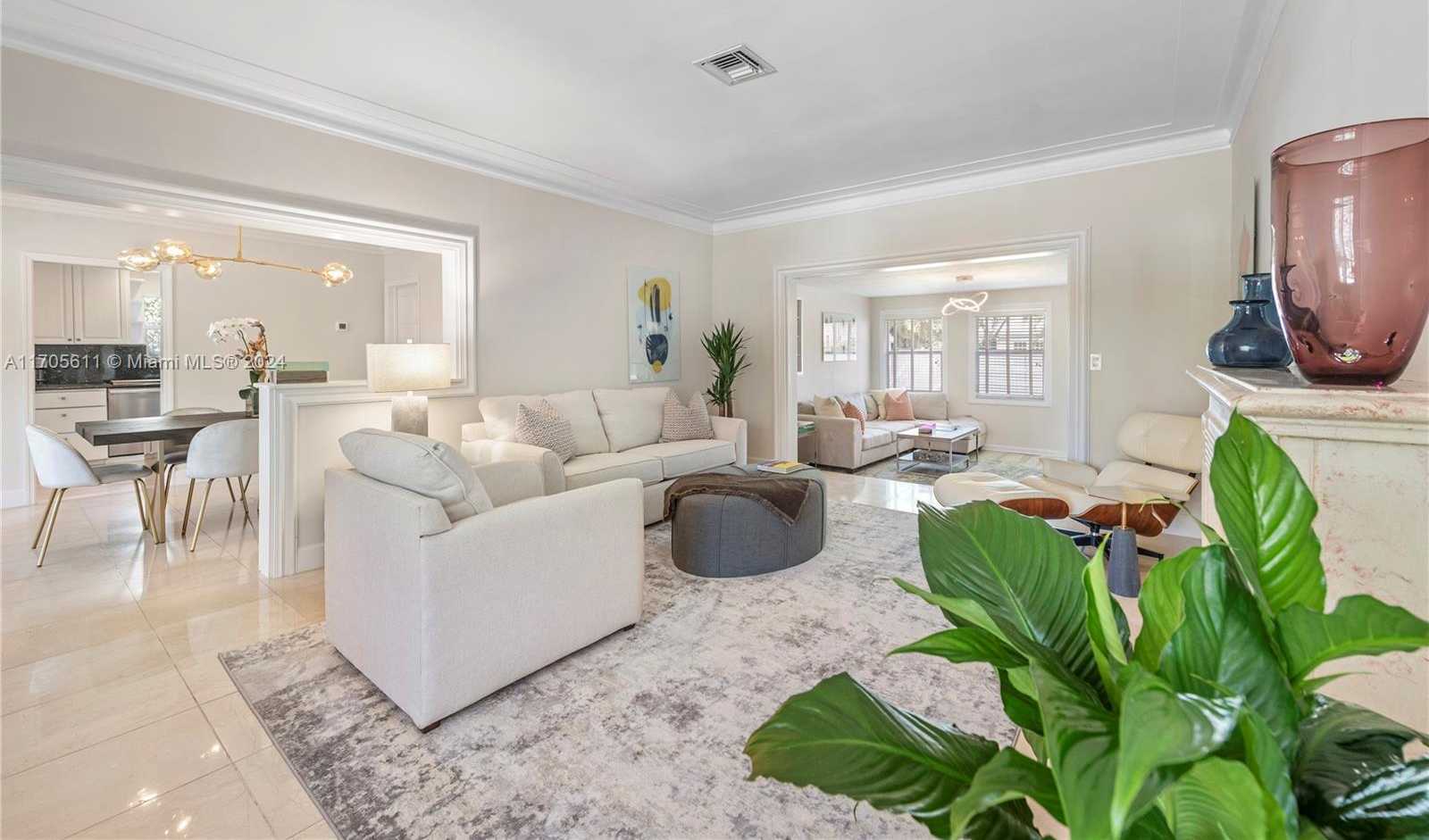 Small Image of 5371 NORTH BAY RD, Miami Beach Number 2
