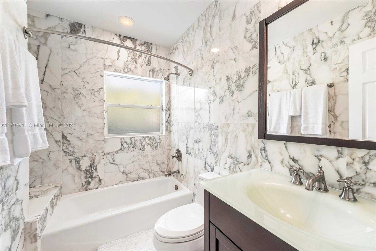 Small Image of 5371 NORTH BAY RD, Miami Beach Number 21