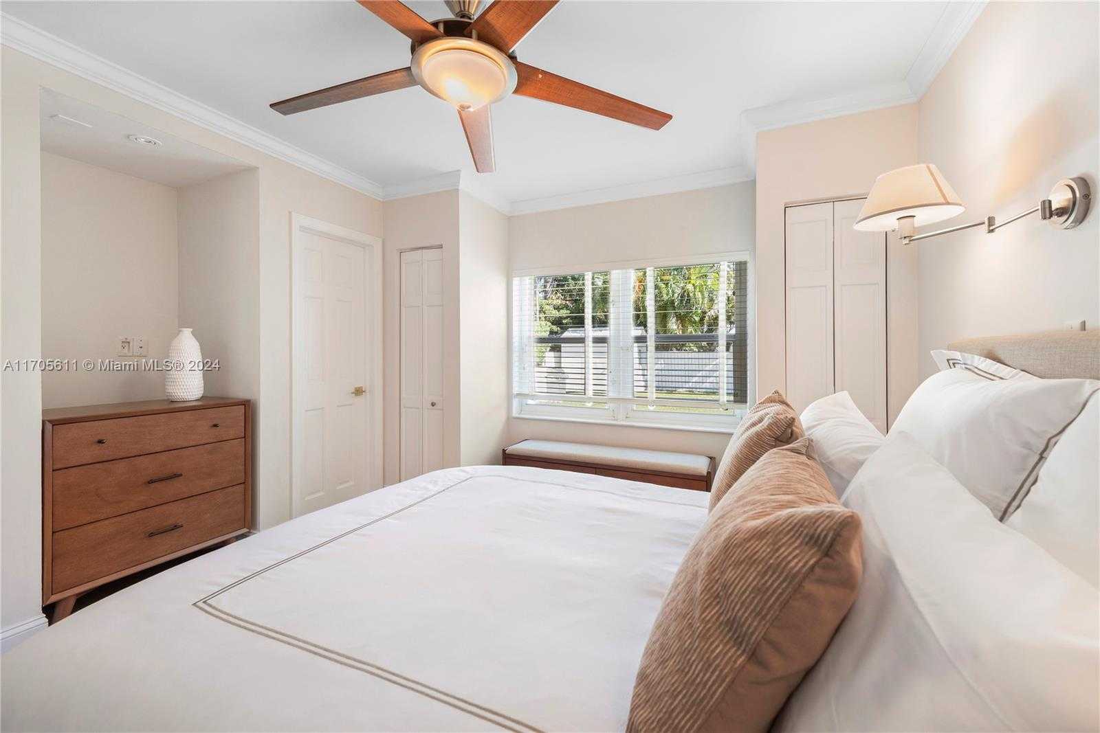 Small Image of 5371 NORTH BAY RD, Miami Beach Number 23