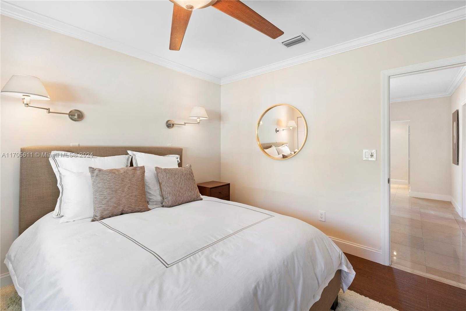 Small Image of 5371 NORTH BAY RD, Miami Beach Number 24
