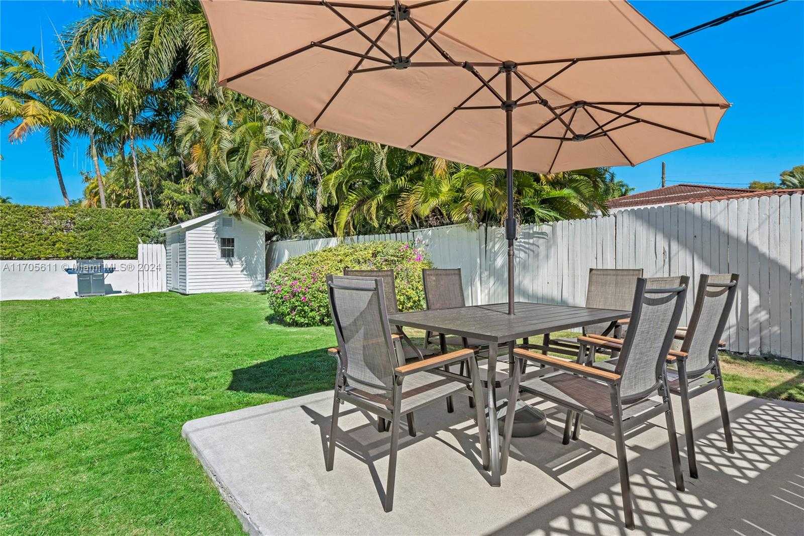 Small Image of 5371 NORTH BAY RD, Miami Beach Number 33