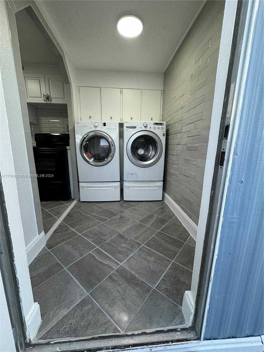 Small Image of 21511 NORTH WEST 3RD ST, Pembroke Pines Number 17