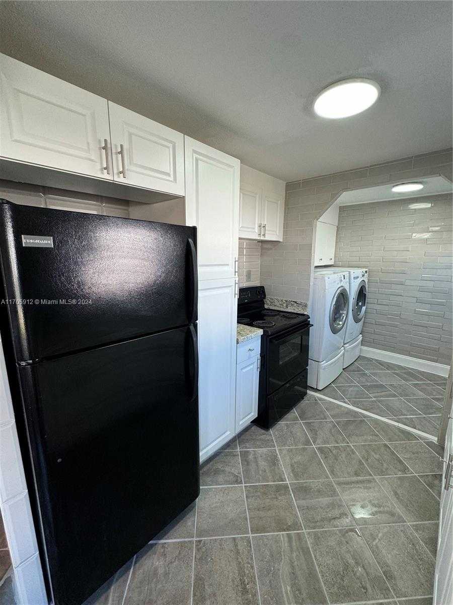 Small Image of 21511 NORTH WEST 3RD ST, Pembroke Pines Number 18