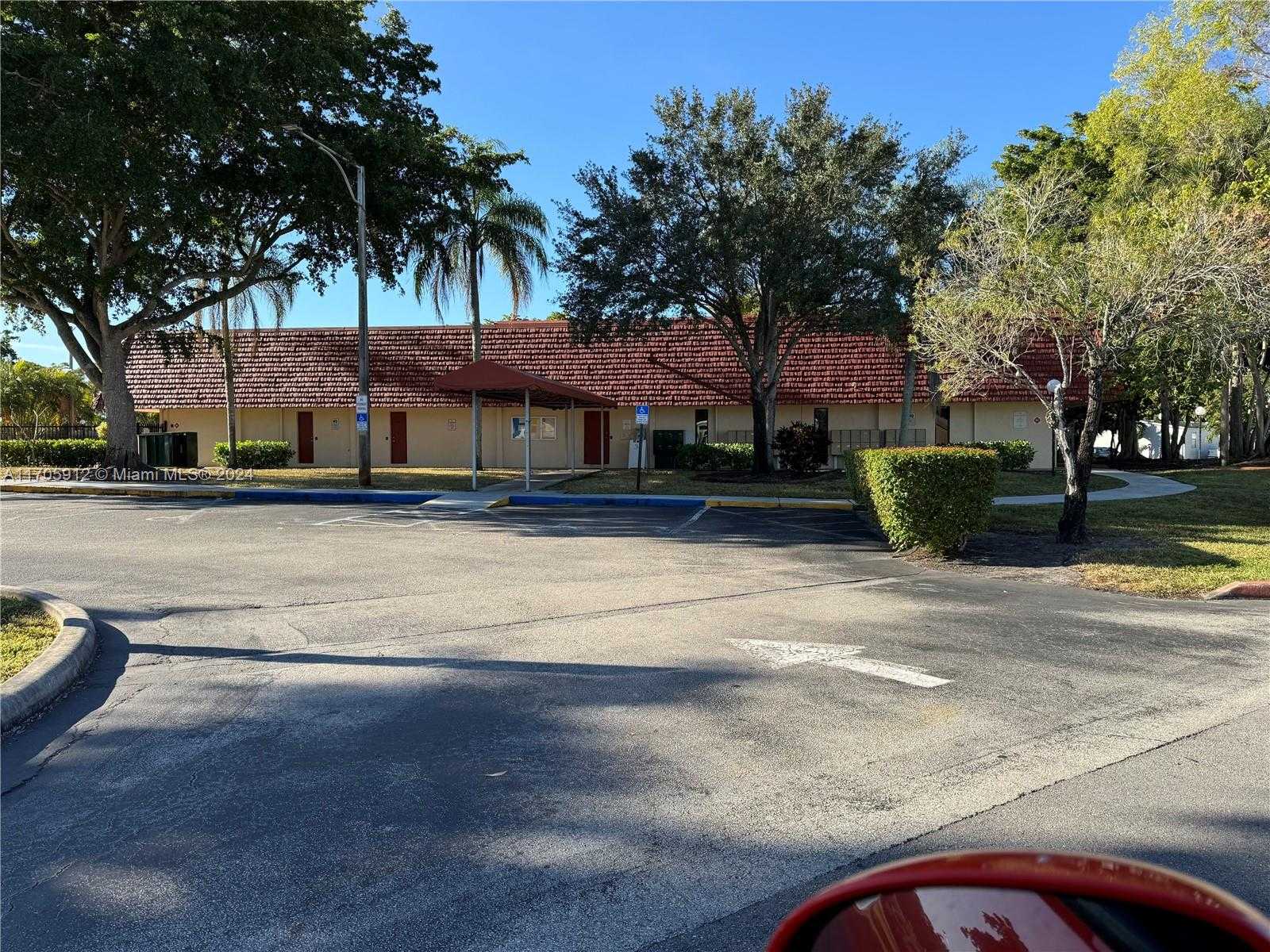 Small Image of 21511 NORTH WEST 3RD ST, Pembroke Pines Number 2