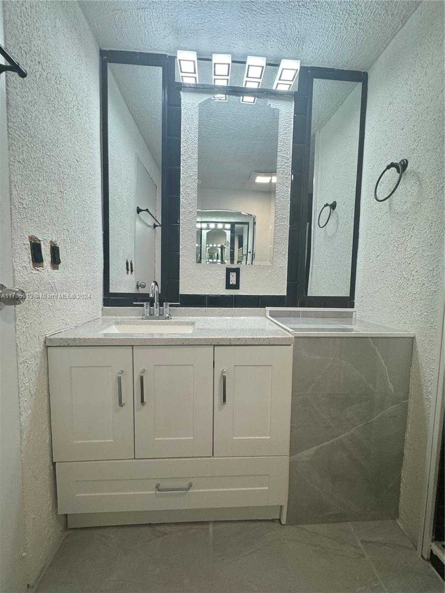 Small Image of 21511 NORTH WEST 3RD ST, Pembroke Pines Number 24