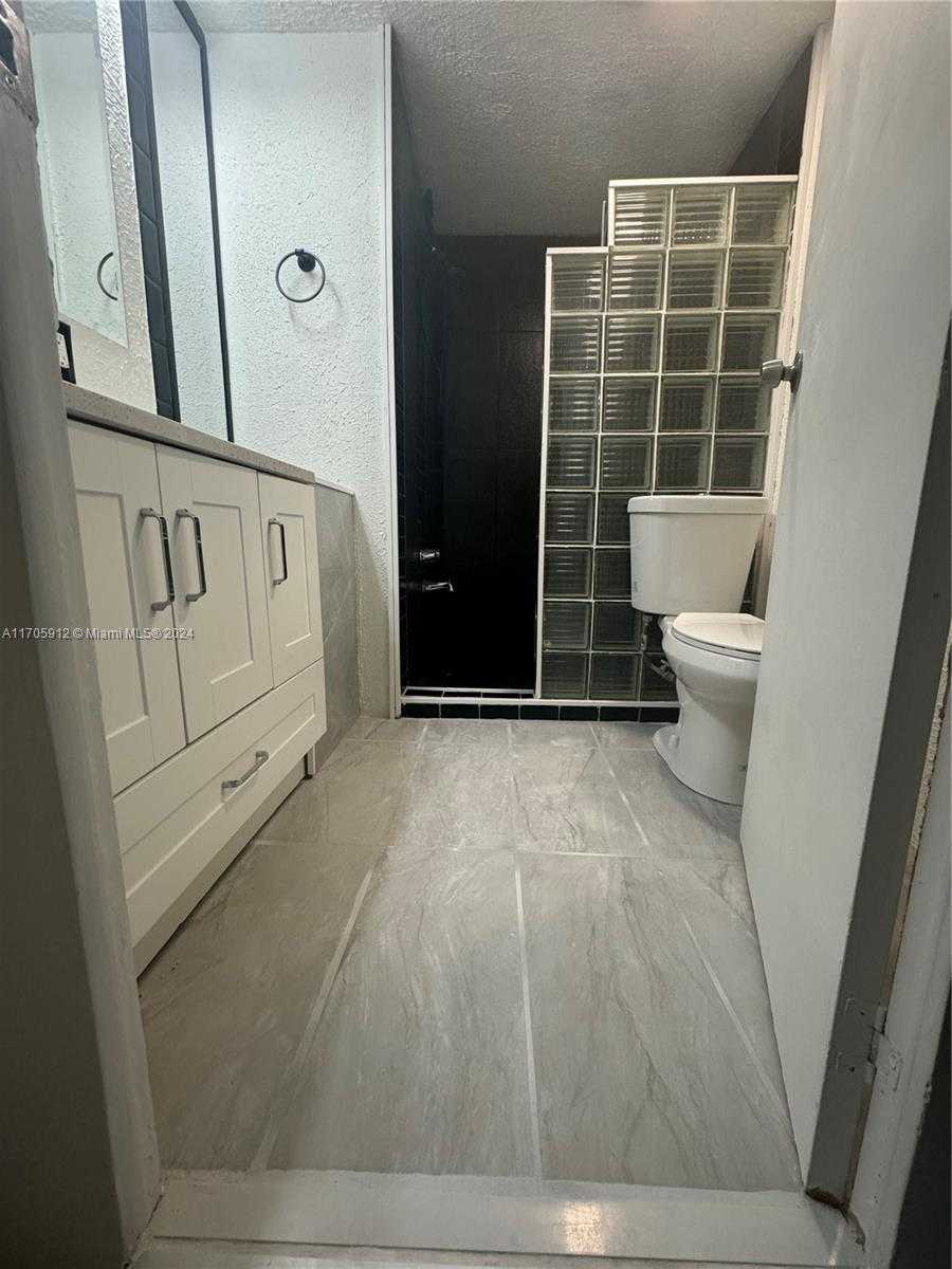 Small Image of 21511 NORTH WEST 3RD ST, Pembroke Pines Number 25