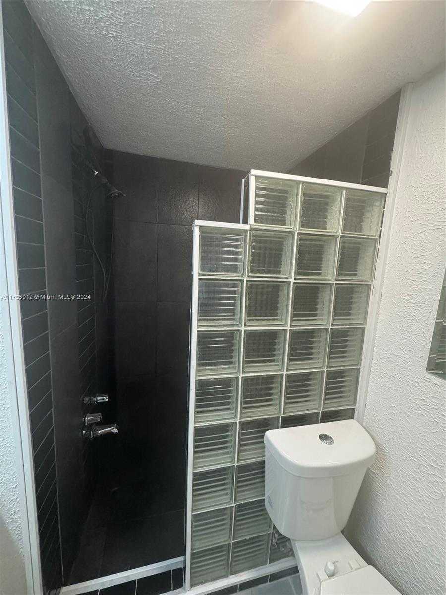 Small Image of 21511 NORTH WEST 3RD ST, Pembroke Pines Number 26