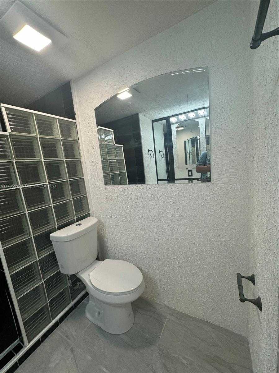 Small Image of 21511 NORTH WEST 3RD ST, Pembroke Pines Number 28