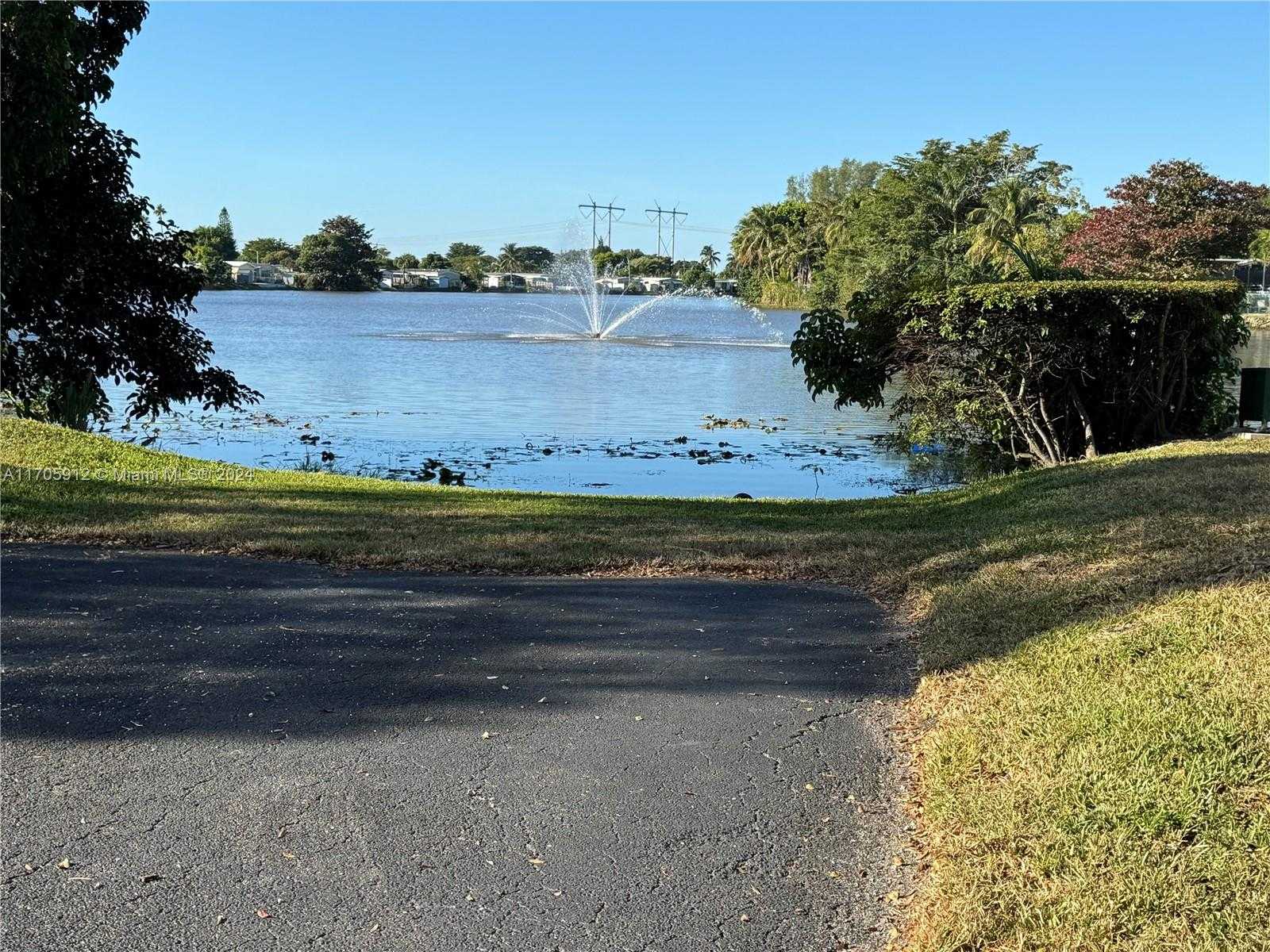 Small Image of 21511 NORTH WEST 3RD ST, Pembroke Pines Number 4