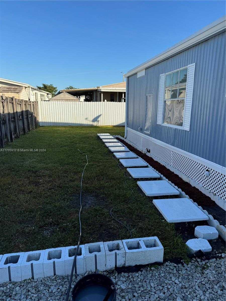 Small Image of 21511 NORTH WEST 3RD ST, Pembroke Pines Number 8
