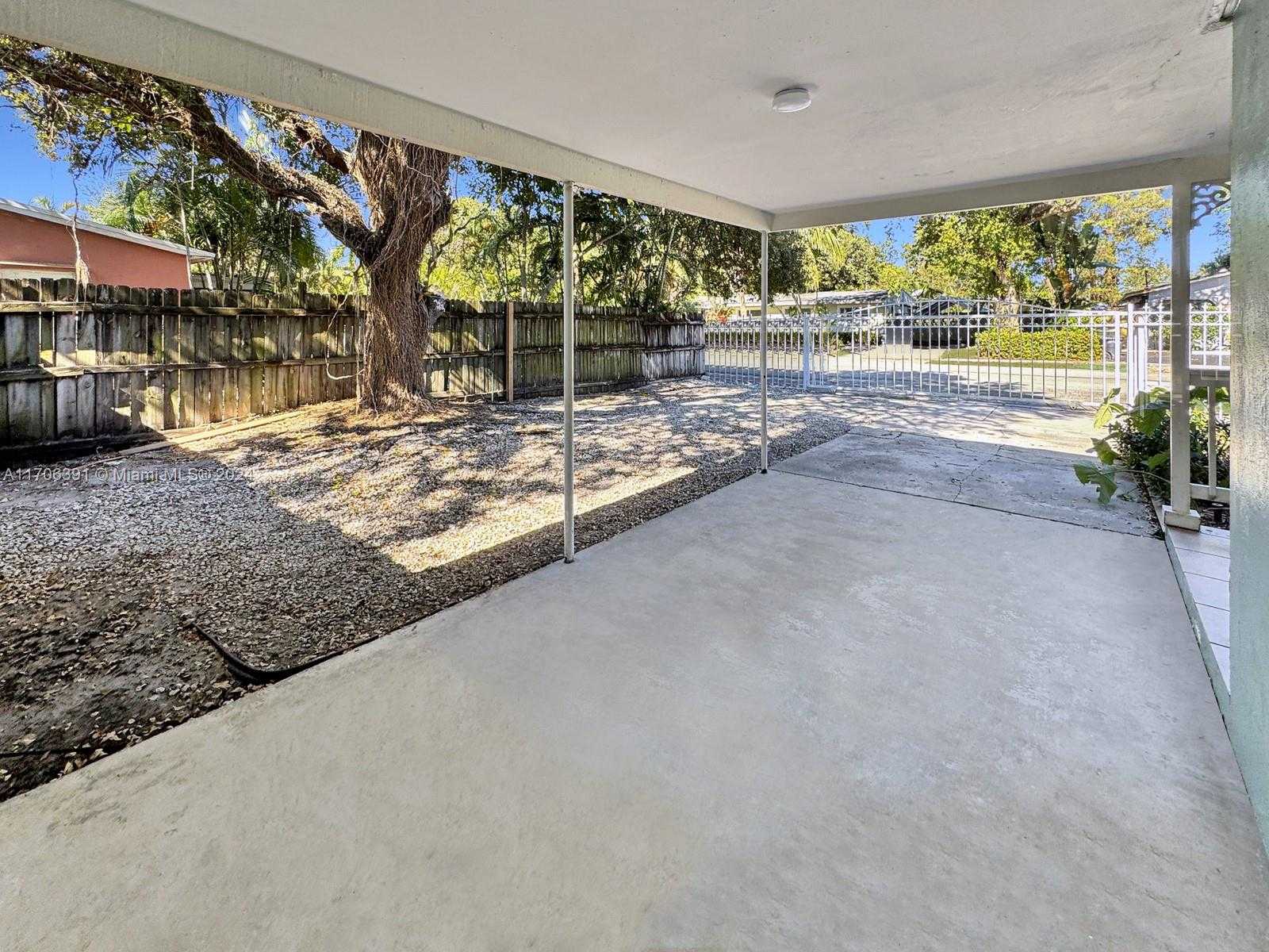Small Image of 1820 SOUTH WEST 11TH CT, Fort Lauderdale Number 8