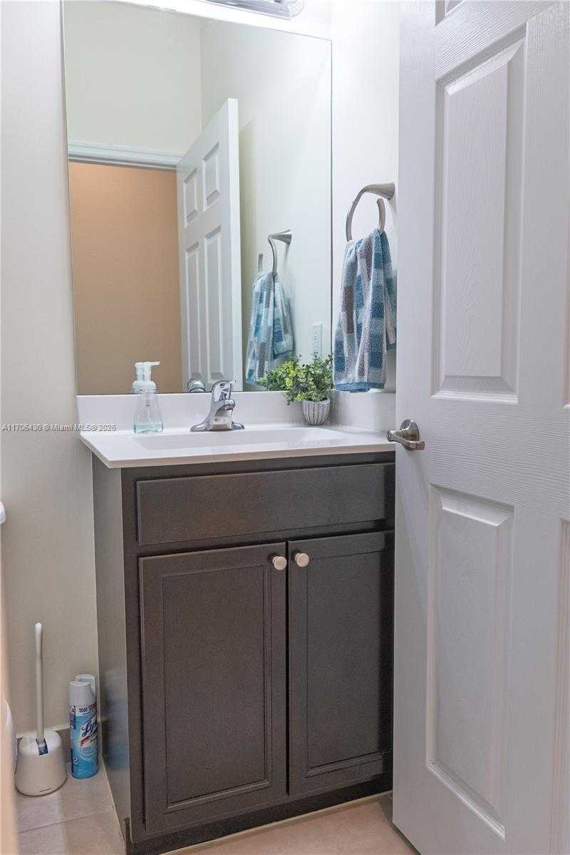 Small Image of 221 SOUTH EAST 35TH AVE, Homestead Number 19