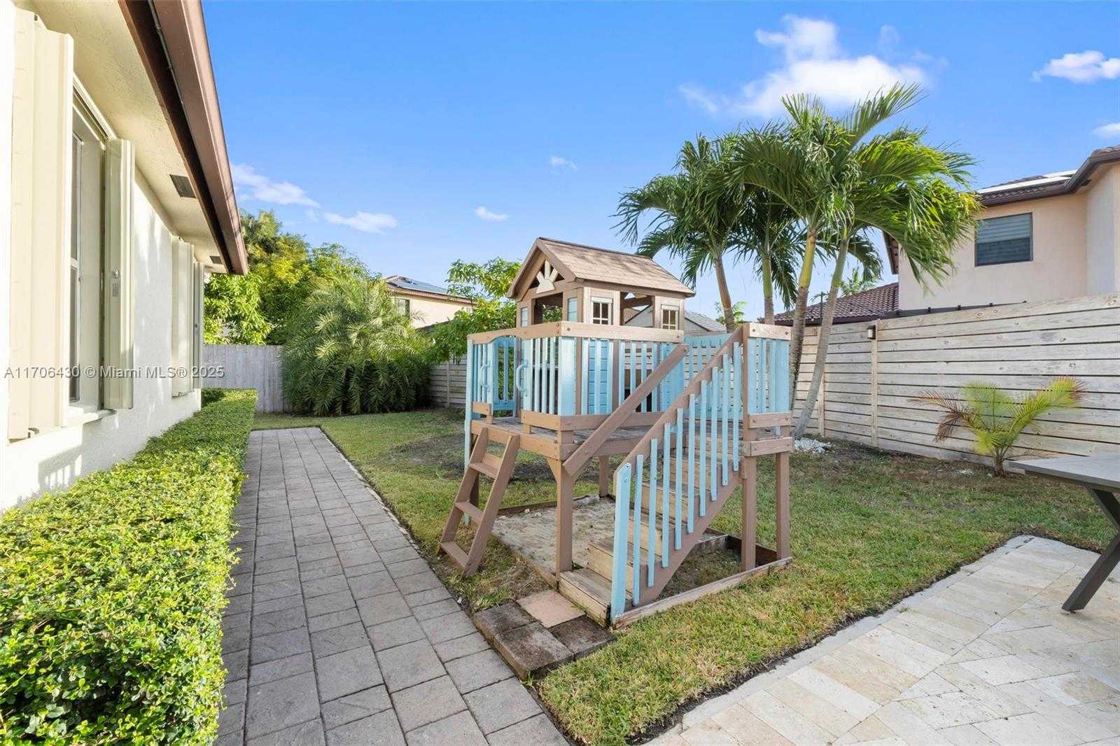 Small Image of 221 SOUTH EAST 35TH AVE, Homestead Number 58