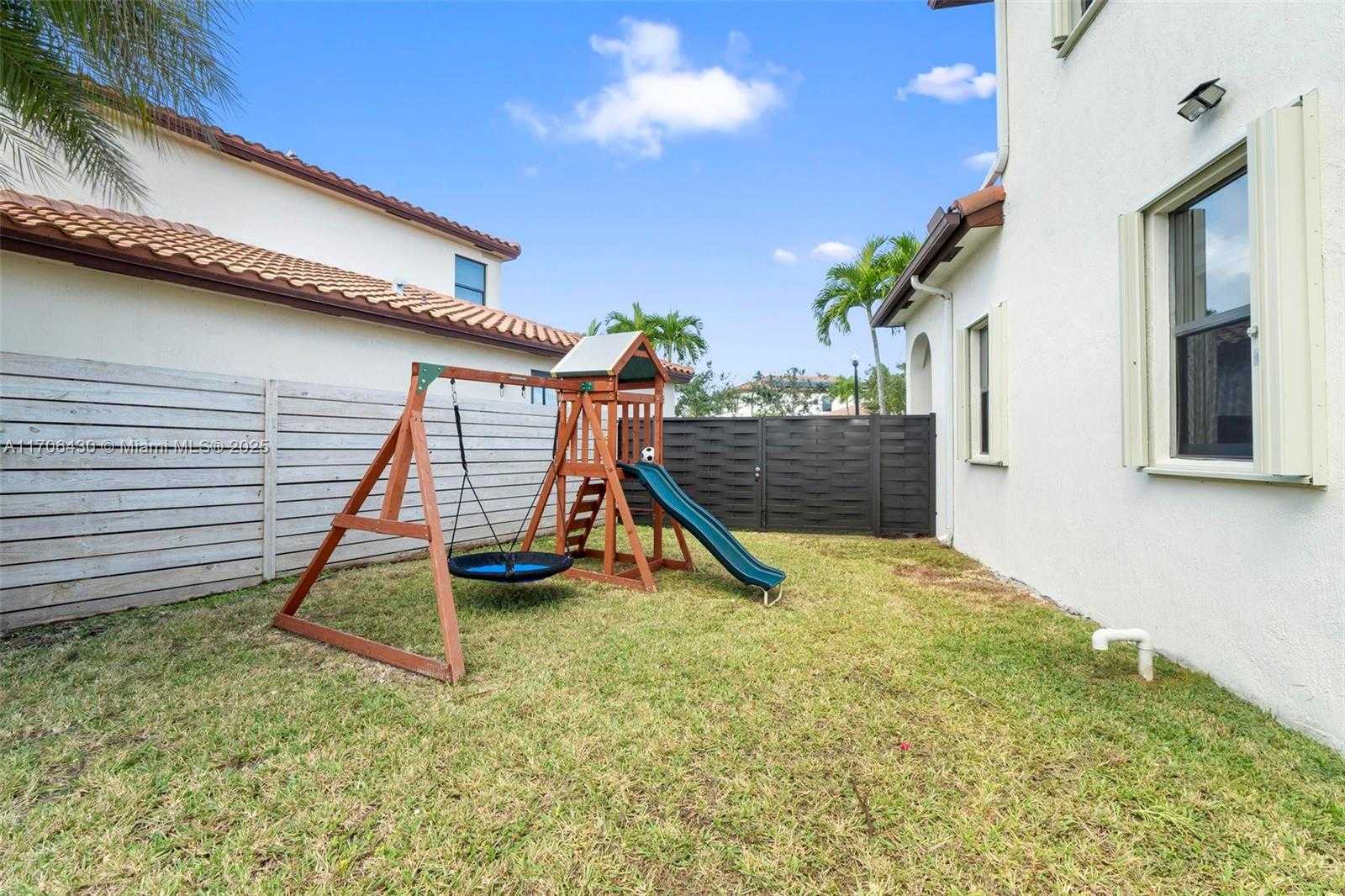Small Image of 221 SOUTH EAST 35TH AVE, Homestead Number 63