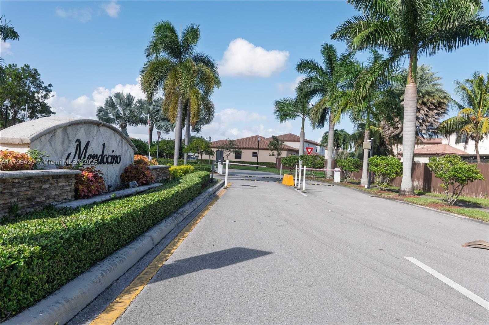 Small Image of 221 SOUTH EAST 35TH AVE, Homestead Number 76