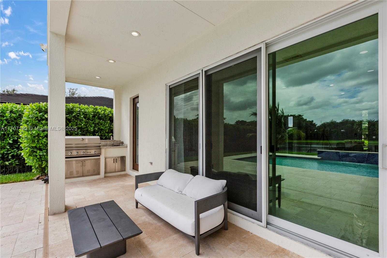 Small Image of 10410 RANCHETTE DR, Cooper City Number 12