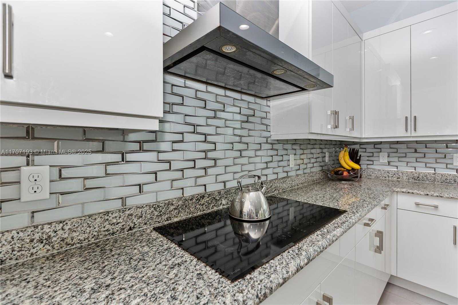 Small Image of 10410 RANCHETTE DR, Cooper City Number 24