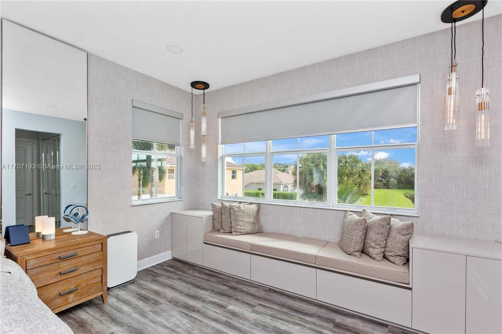Small Image of 10410 RANCHETTE DR, Cooper City Number 26