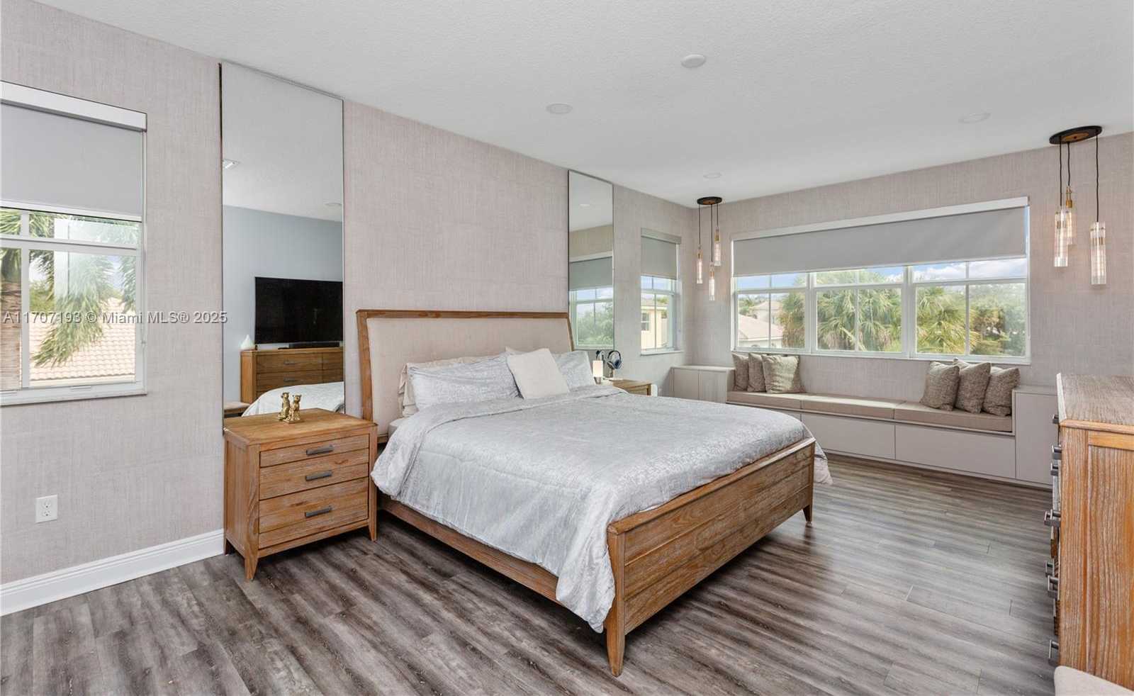 Small Image of 10410 RANCHETTE DR, Cooper City Number 28