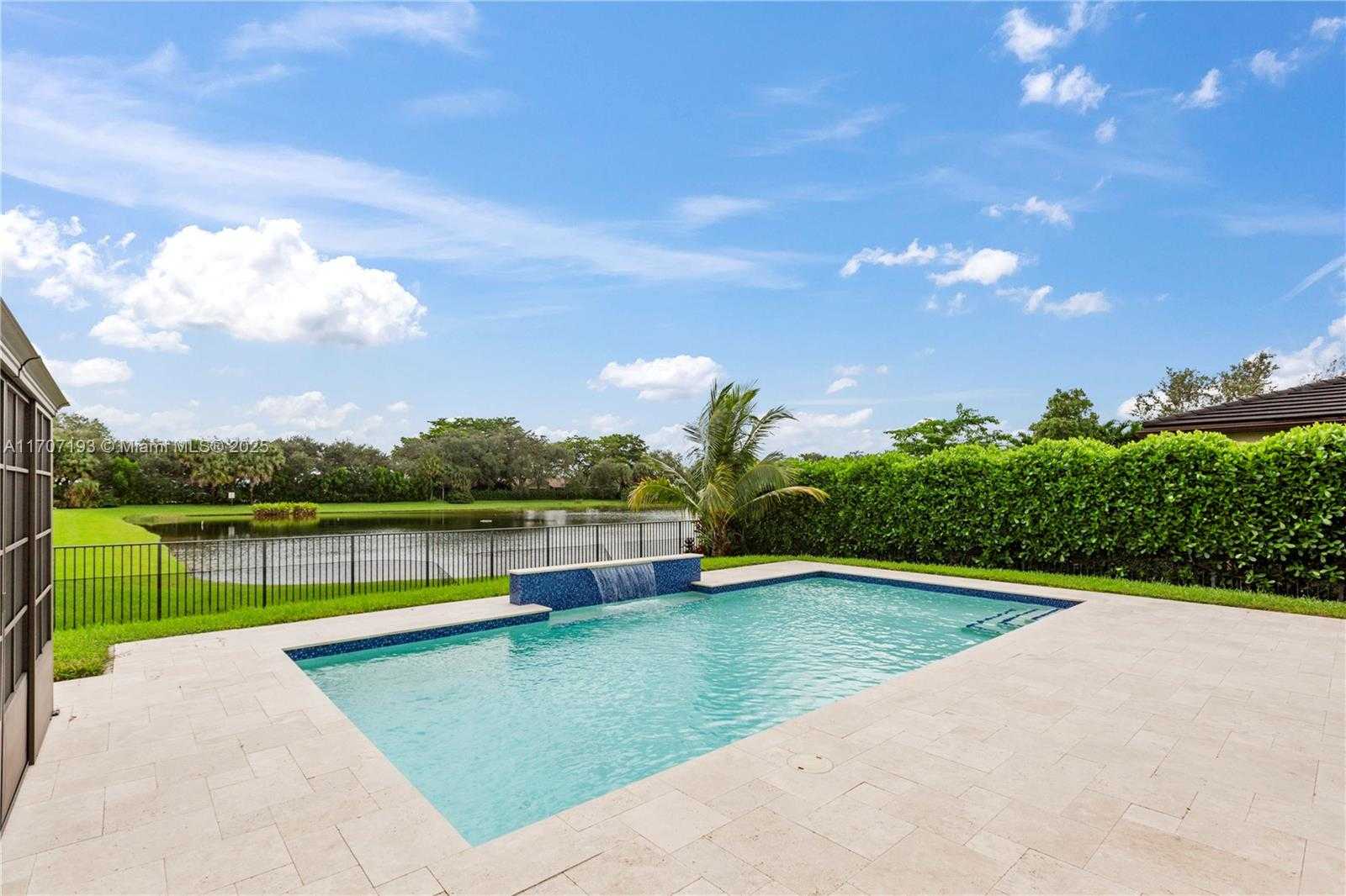 Small Image of 10410 RANCHETTE DR, Cooper City Number 3