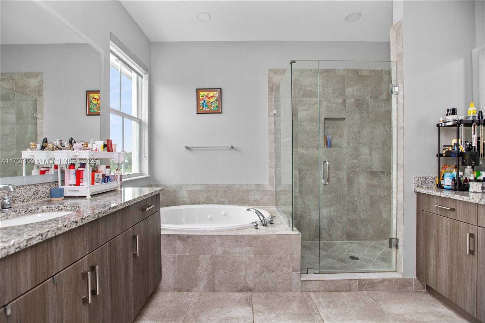 Small Image of 10410 RANCHETTE DR, Cooper City Number 34
