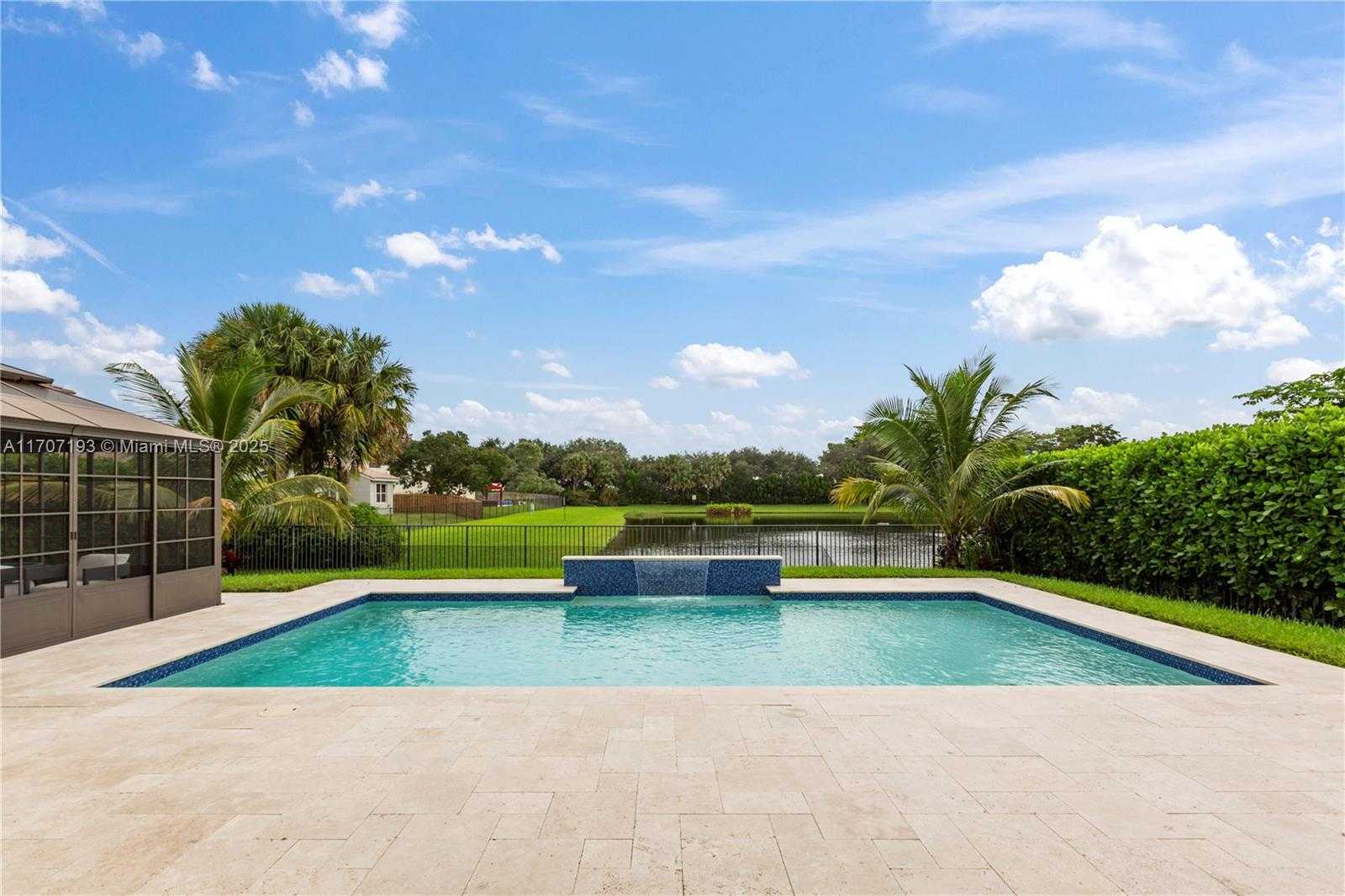 Small Image of 10410 RANCHETTE DR, Cooper City Number 4
