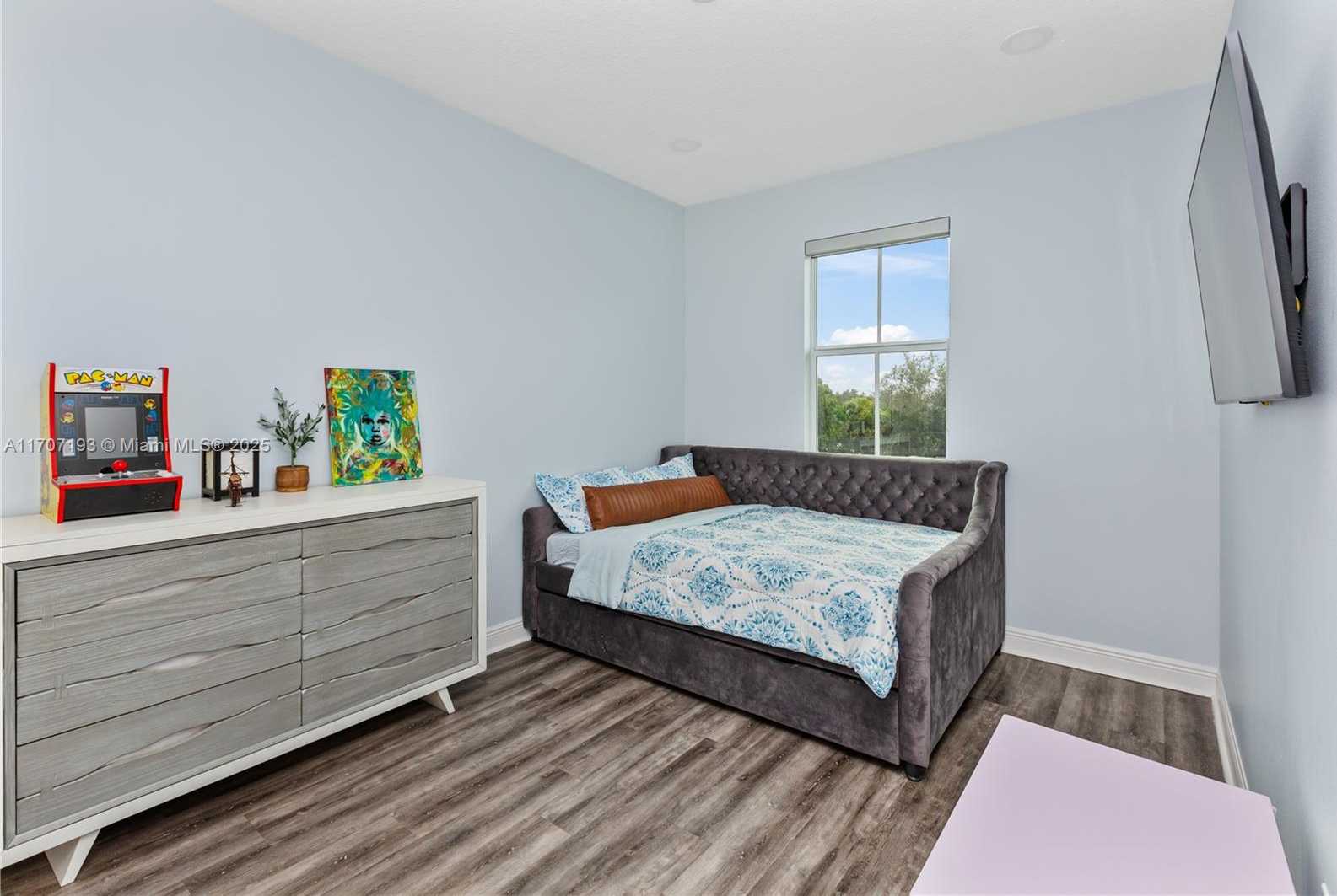 Small Image of 10410 RANCHETTE DR, Cooper City Number 42