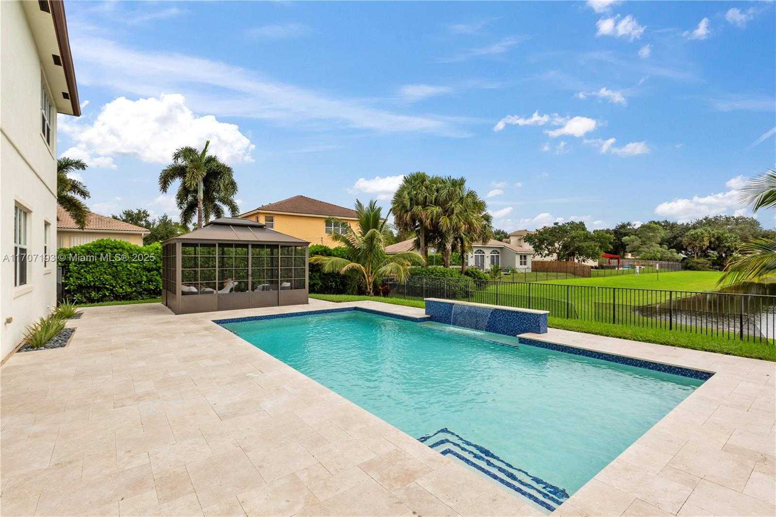 Small Image of 10410 RANCHETTE DR, Cooper City Number 5
