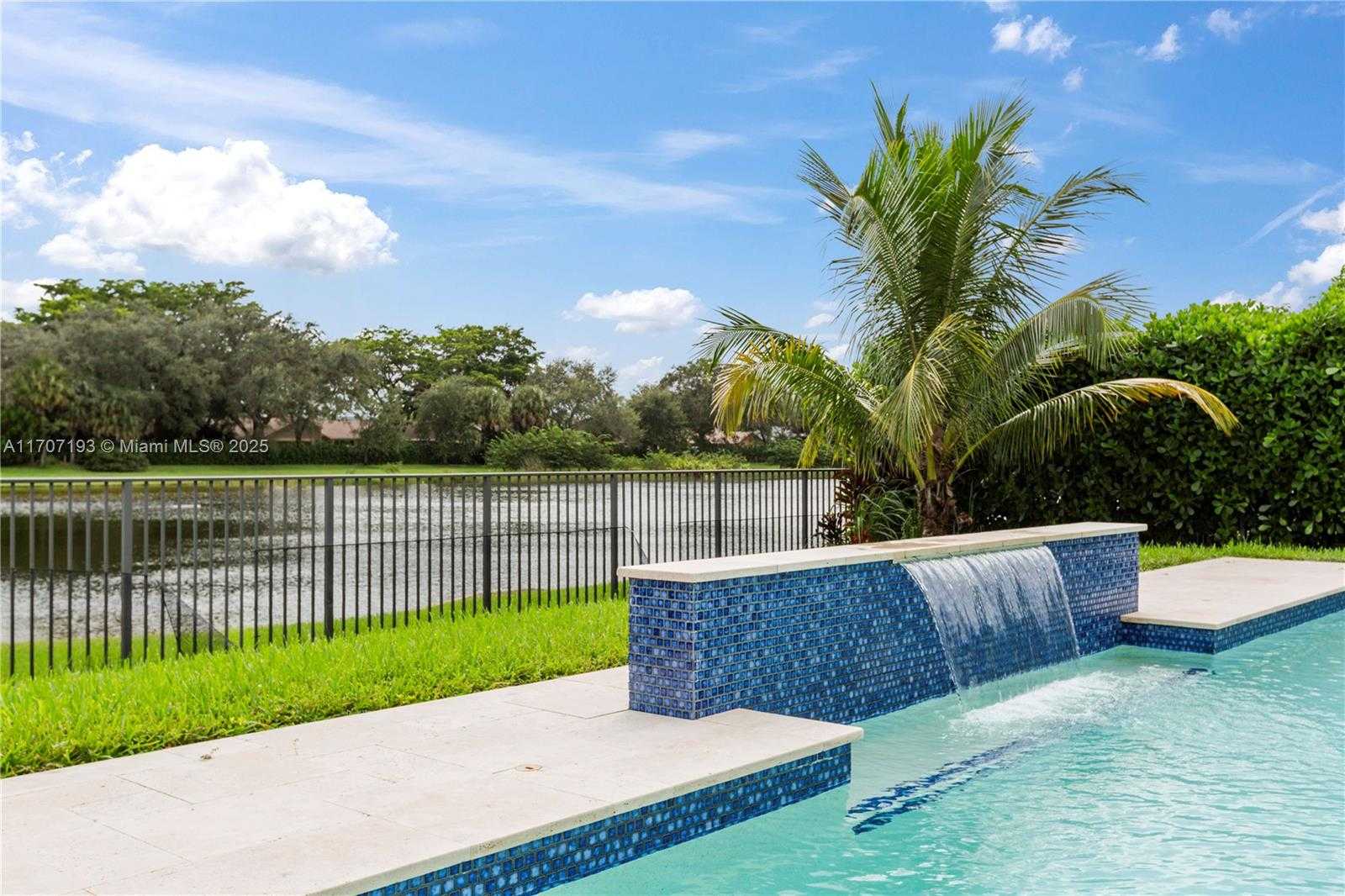 Small Image of 10410 RANCHETTE DR, Cooper City Number 6