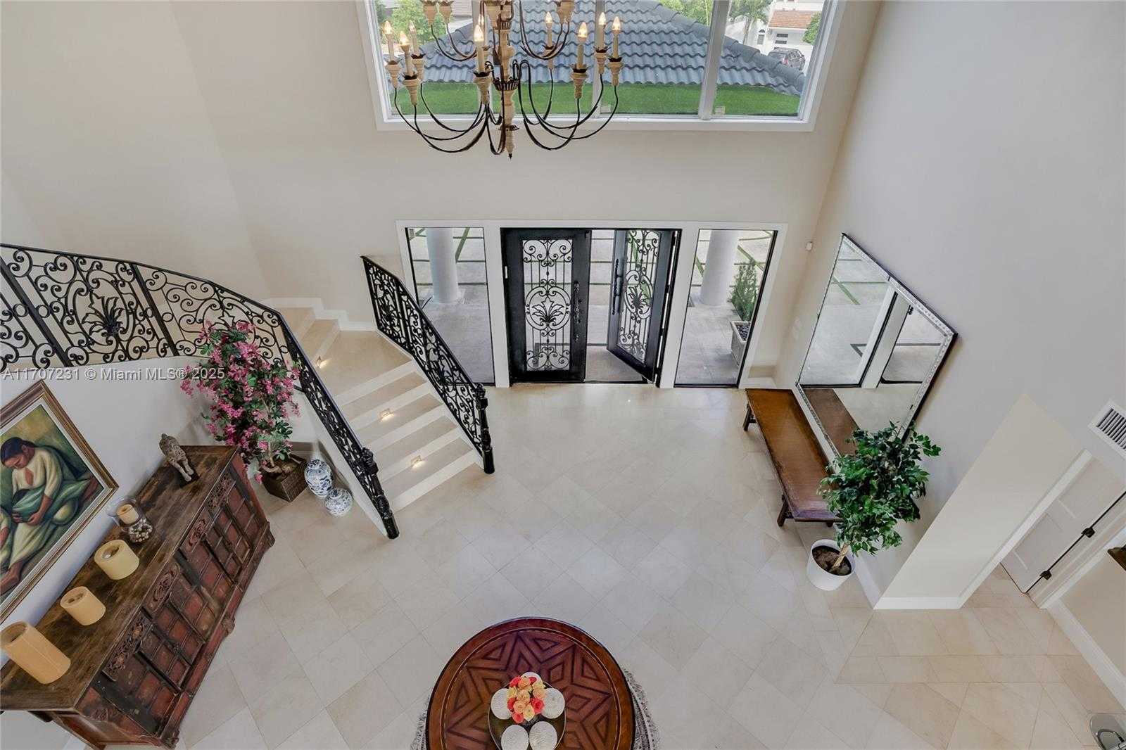 Small Image of 101 HOLIDAY DR, Hallandale Beach Number 25