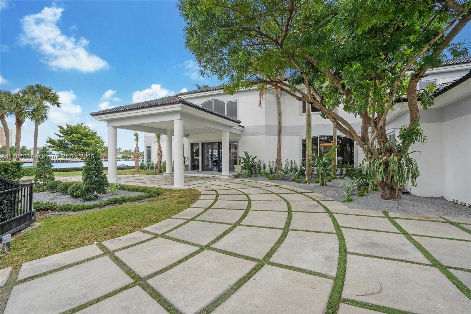 Small Image of 101 HOLIDAY DR, Hallandale Beach Number 26